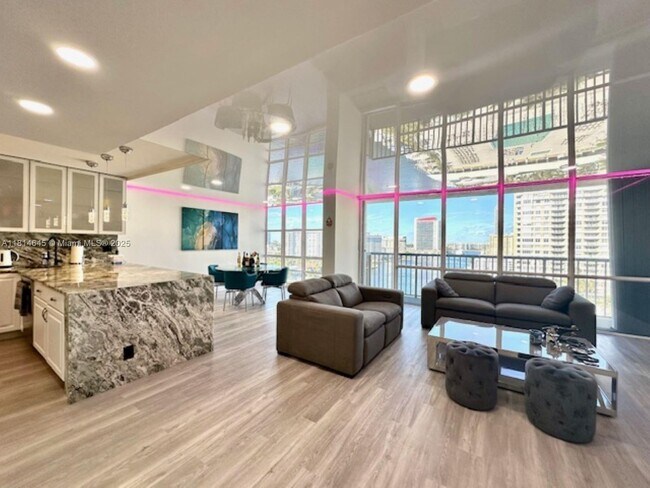 Building Photo - 2017 S Ocean Dr