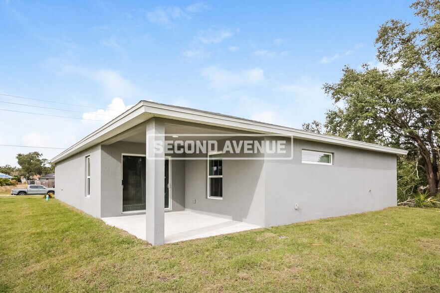Building Photo - 3032 S San Mateo Dr