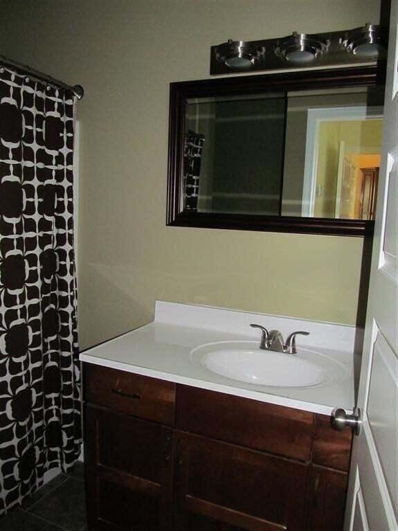 Building Photo - 382 Preston Ave