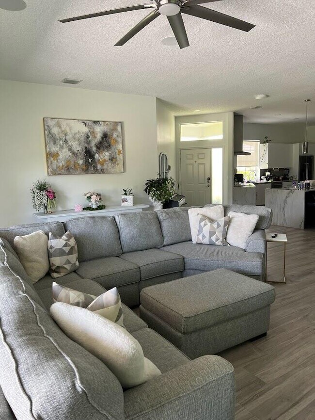 Building Photo - 2591 Country Golf Dr