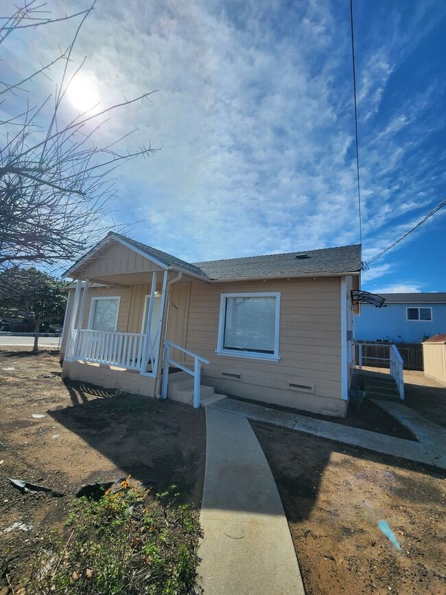 Building Photo - Comfortable 2 Bed, 1 Bath Home in Grover Beach
