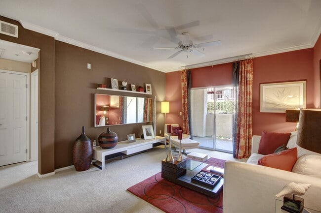 Building Photo - Fresco