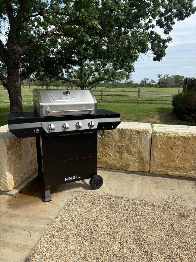 Building Photo - 1219 Sisterdale Rd