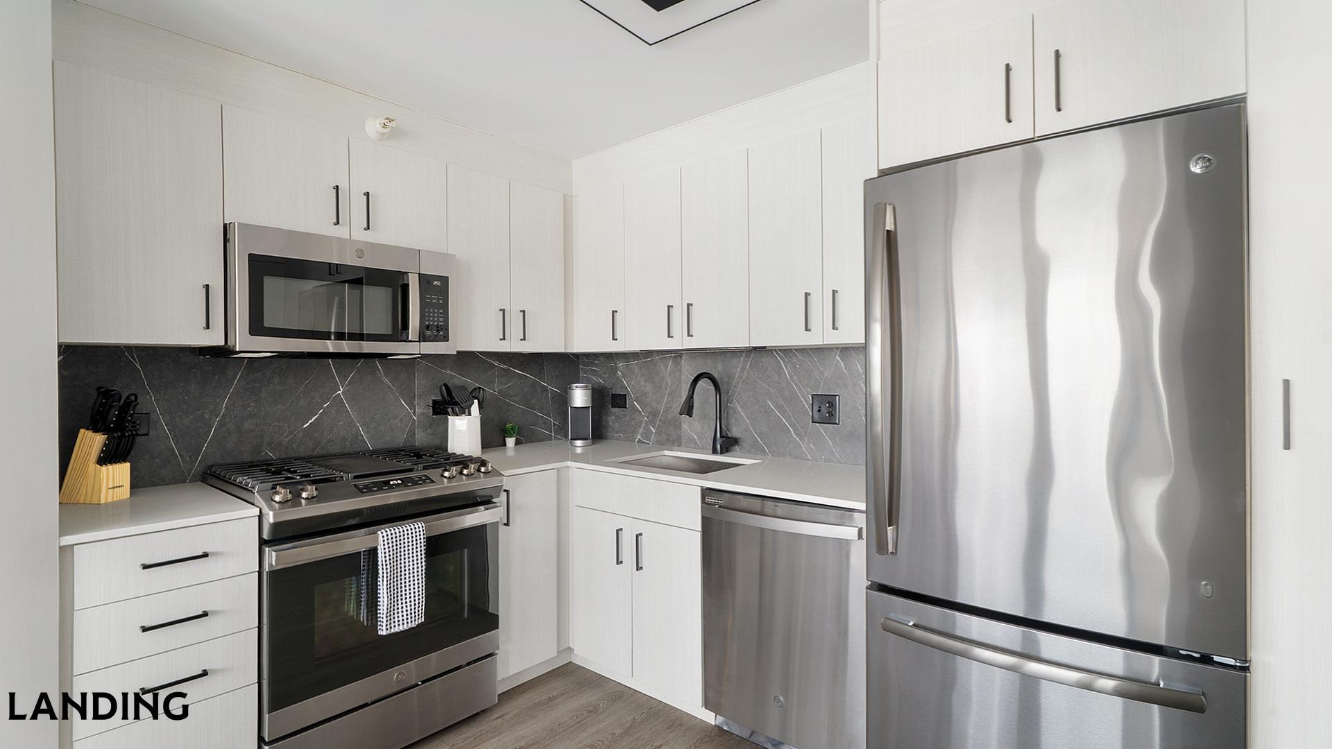 Building Photo - 1922 W Ogden Ave