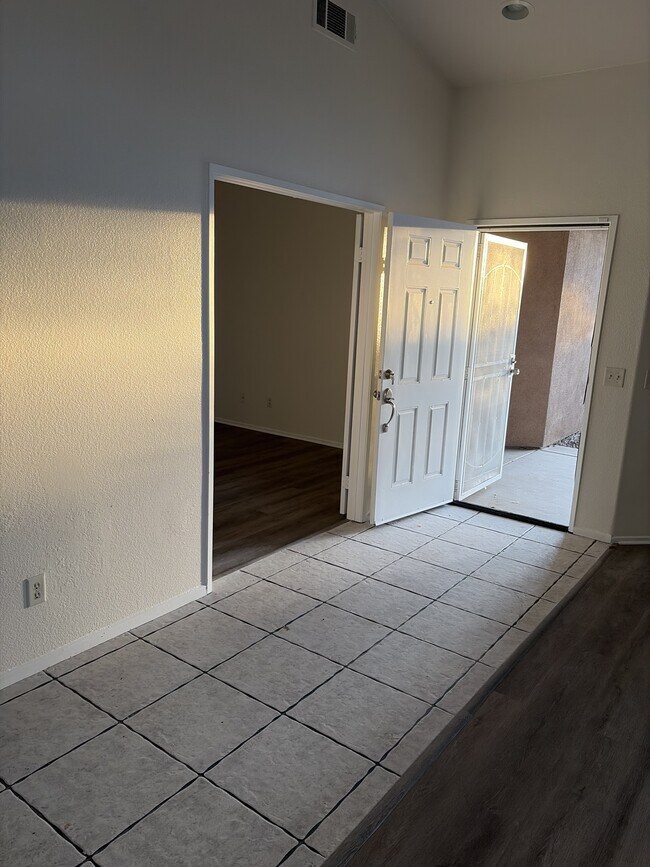 Building Photo - 12891 Pueblo Lane