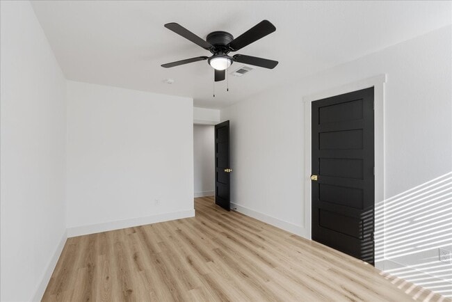 Building Photo - 5219 Cosby St