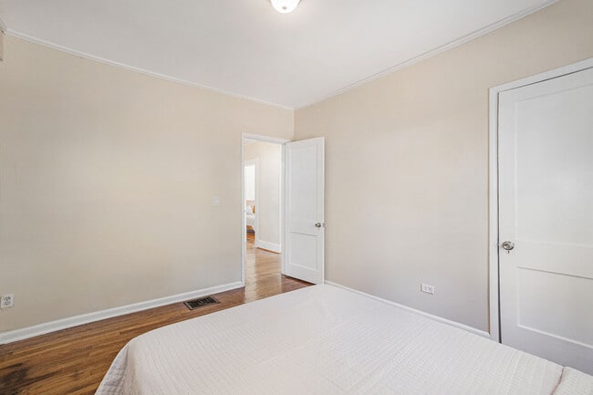 Building Photo - 854 5th St W