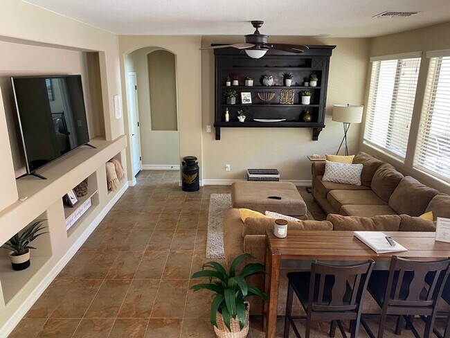 Building Photo - 14443 W Boca Raton Rd