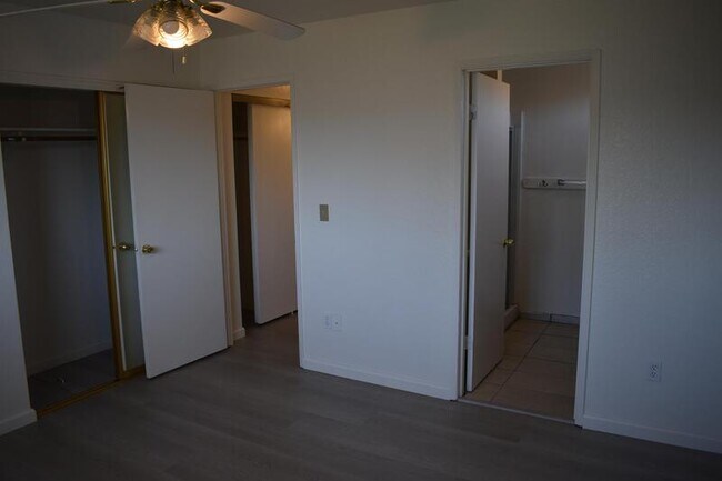 Building Photo - 614 E Linwood Ave