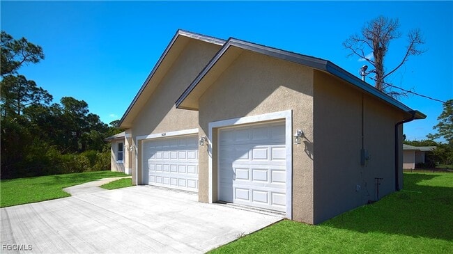 Building Photo - 8028 Sherwood Cir