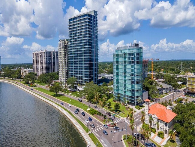 Building Photo - 2900 W Bay to Bay Blvd