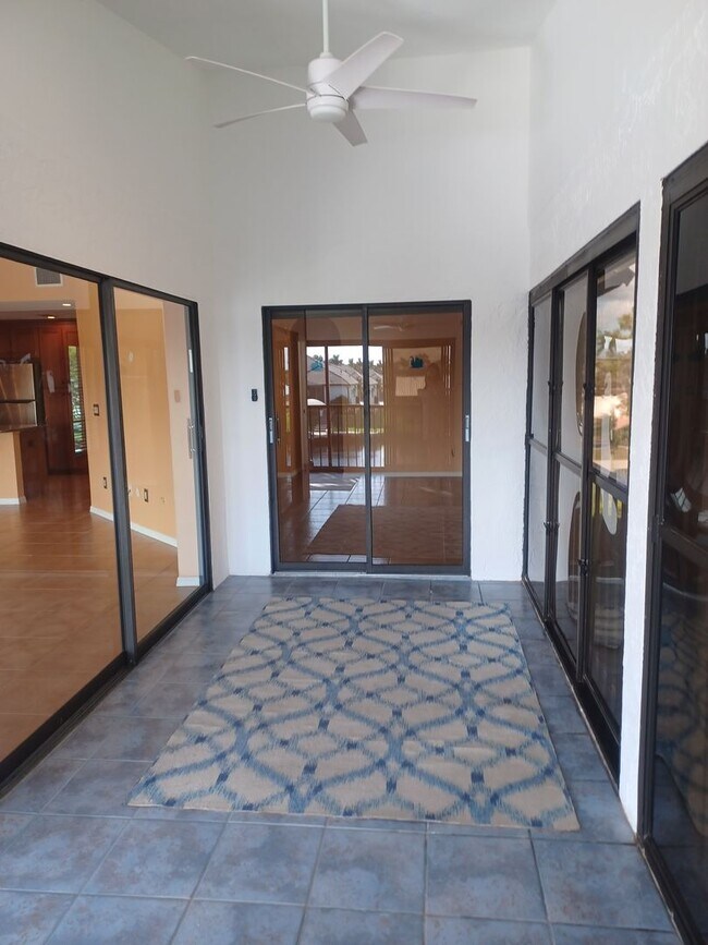 Building Photo - 5515 SW 12th Ave