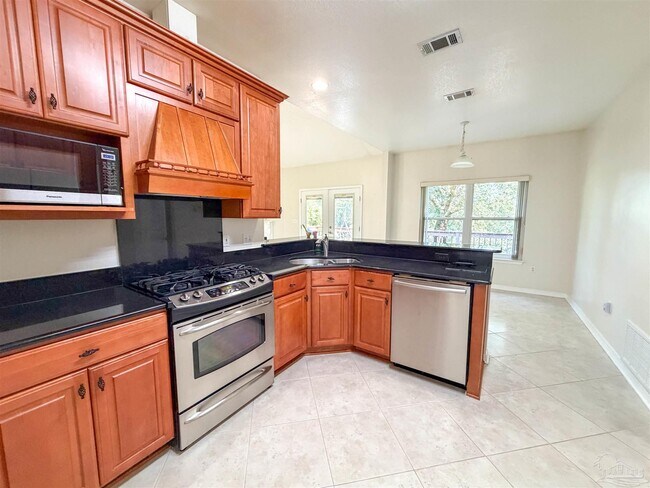 Building Photo - 1490 Chalet Pl