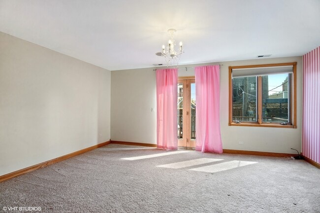 Building Photo - 1631 W Wolfram St