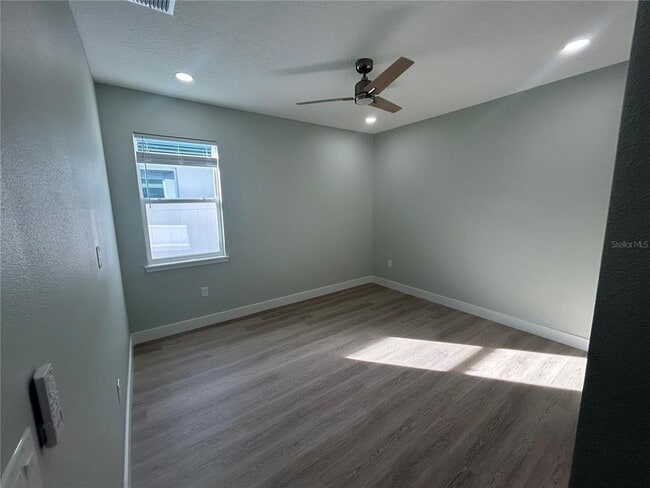 Building Photo - 424 E Jessup Ave