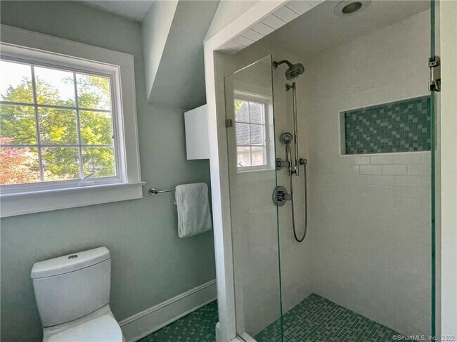 Building Photo - 71 Elm Pl