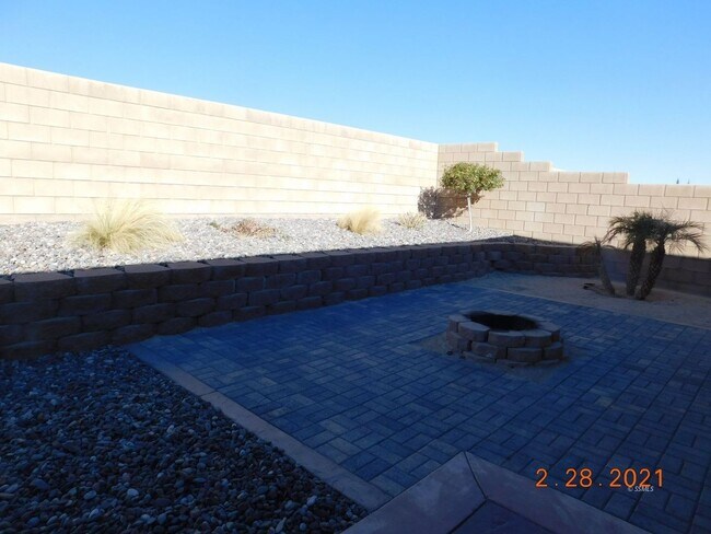 Building Photo - Beautiful 4 bed, 2.5 bath home AVAILABLE for RENT February 15th, 2026!