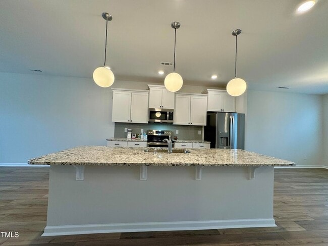 Building Photo - 209 Hickory Plns Rd