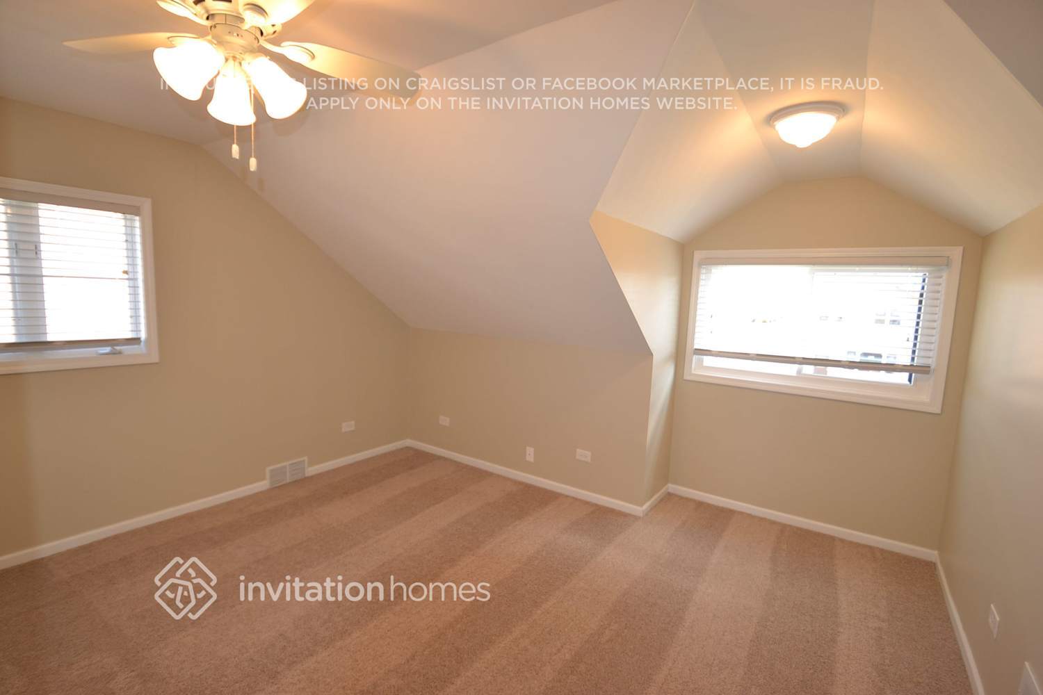 Building Photo - 2418 N 75th Ct
