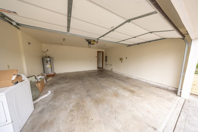 Building Photo - One Level Ranch Home - Three Bedrooms - Updated in 2024