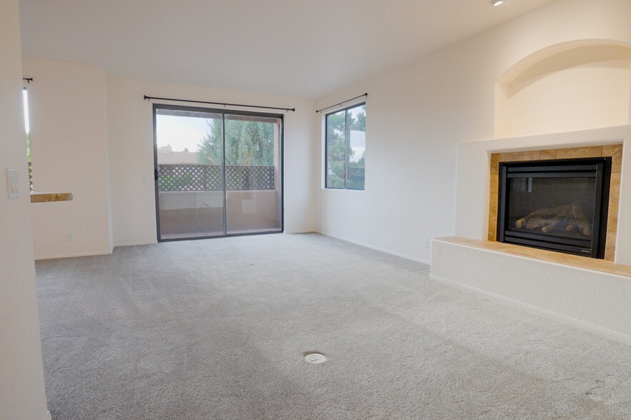 Living Room - 1483 Vista Montana Rd