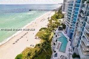 Building Photo - 17001 Collins Ave