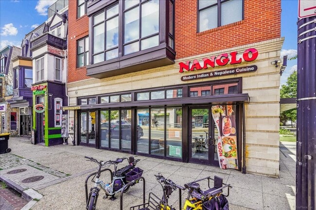 Building Photo - Great Luxury 3 Bedroom 2 Bath on H st NE! Offering half month free rent with a 12 month lease