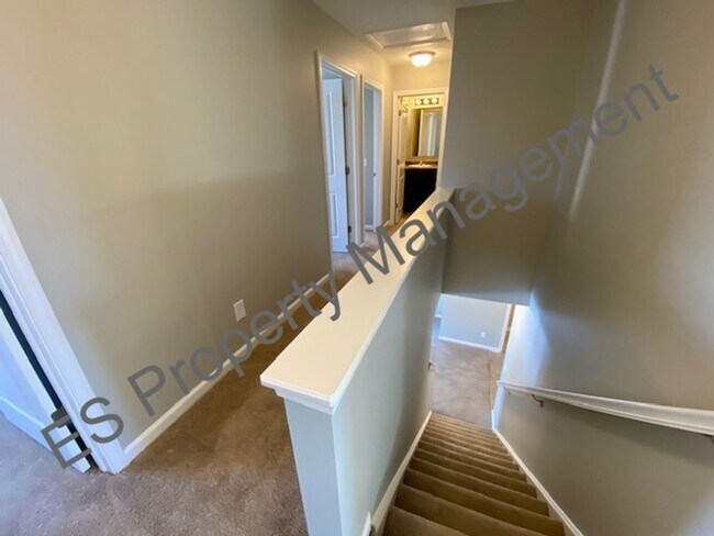 Building Photo - Beautiful 4 bedroom, 2.5 bathroom home in Ingalls- Prairie Hollow Community