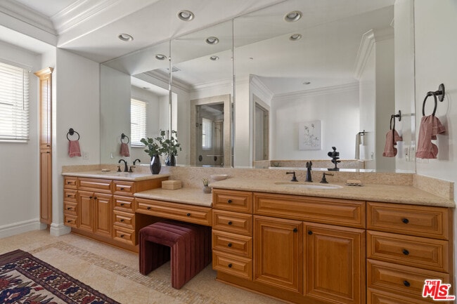 Building Photo - 3697 Benedict Canyon Ln