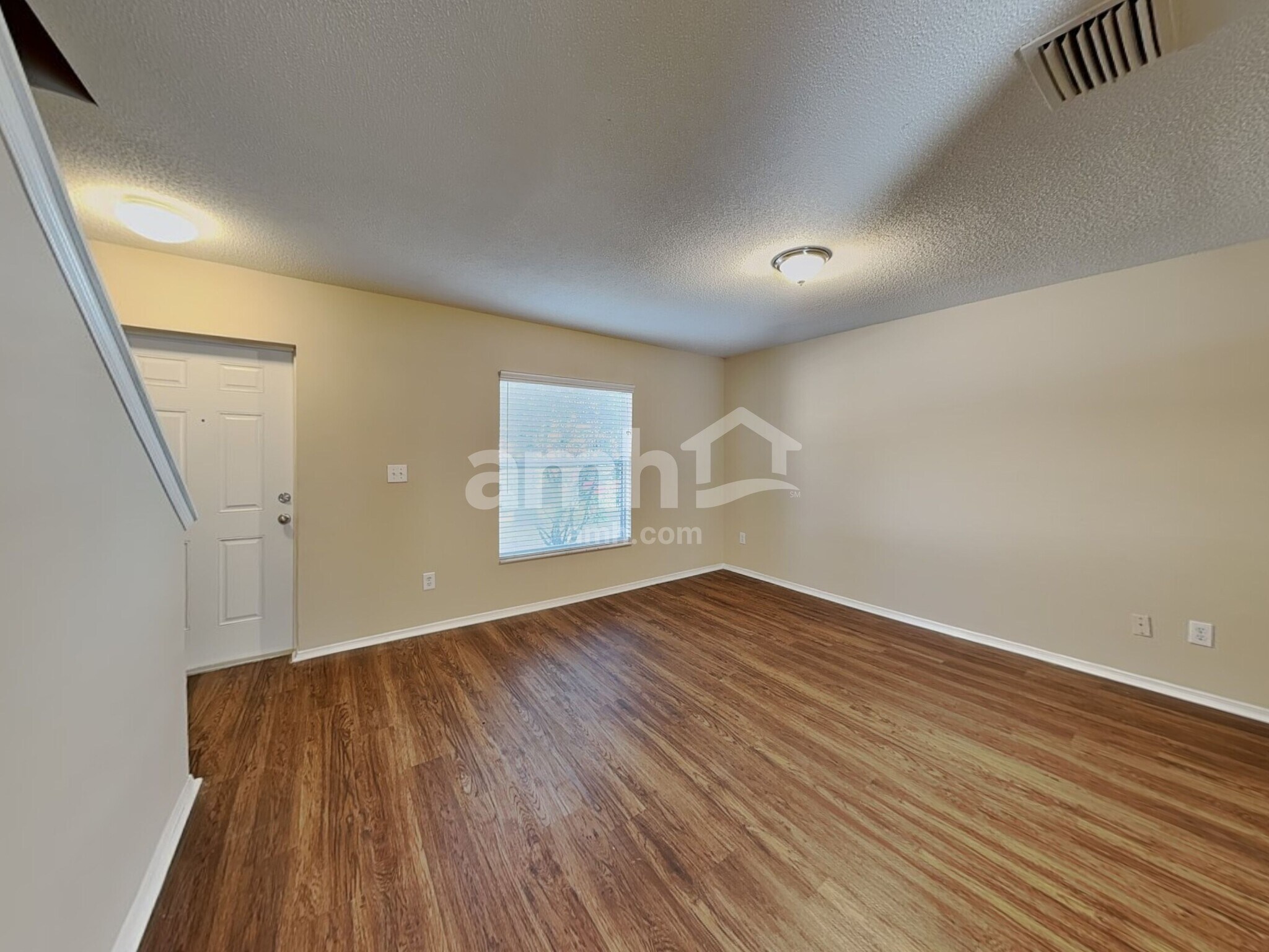 Building Photo - 2050 Harcourt Pl