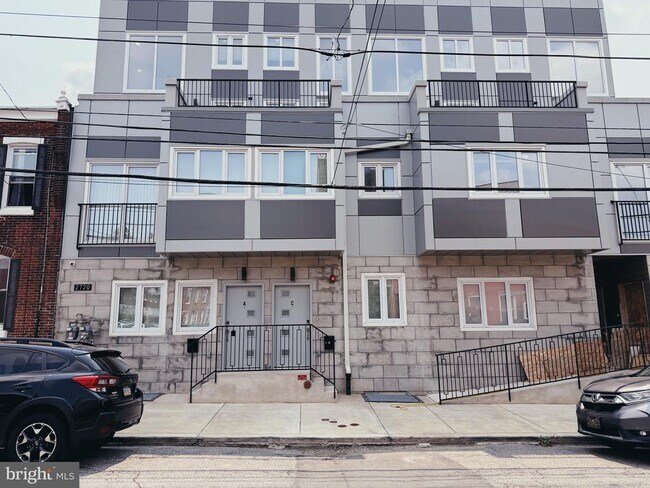 Building Photo - 2720 W Thompson St