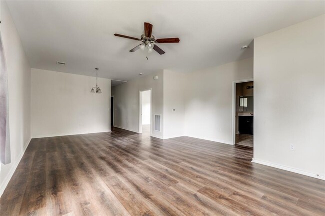 Building Photo - 3827 Yellowstone Blvd