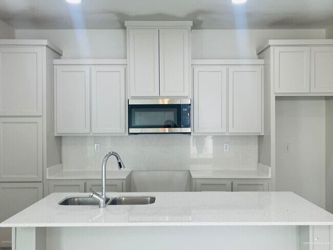 Building Photo - 1509 Shavano Dr