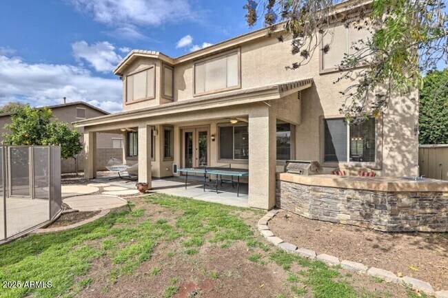 Building Photo - 8801 W Palmaire Ave