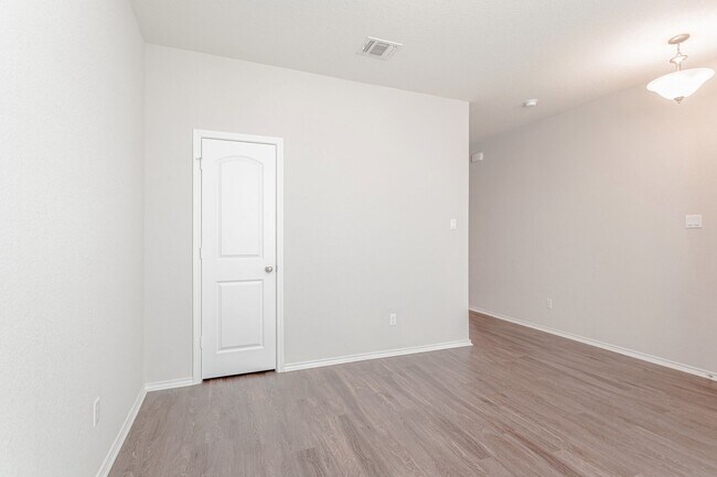 Building Photo - 632 Reinhardt Blvd