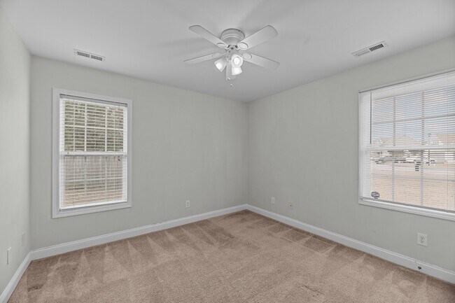 Building Photo - 100 Sumatra Ct