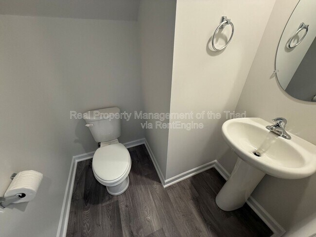 Building Photo - 1112 Broholmer Ln