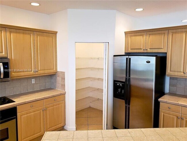 Building Photo - 5084 SW 164th Ave