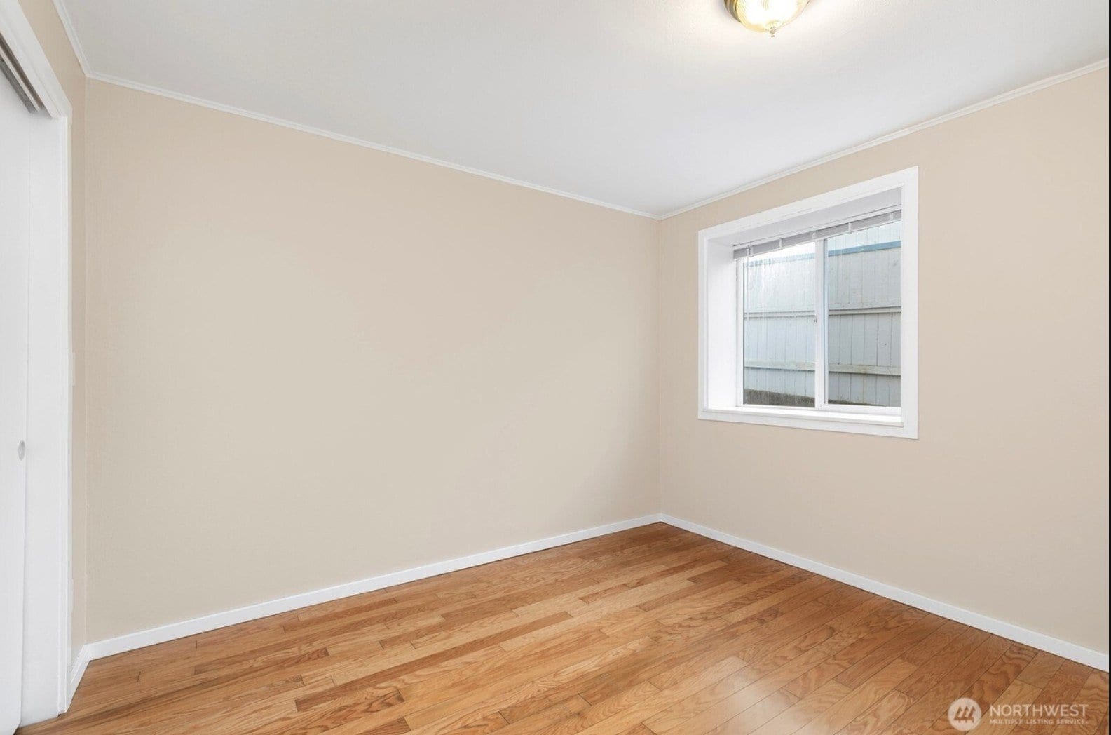 Building Photo - 1301 Edmonds Ave NE