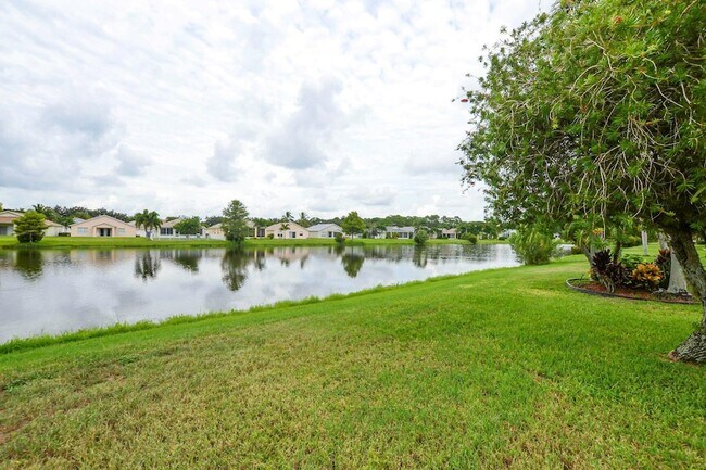 Building Photo - 522 SW Indian Key Dr