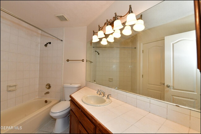 Building Photo - 6553 Brisa Del Mar Dr