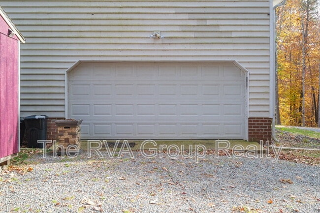 Building Photo - 79 River Run Ln