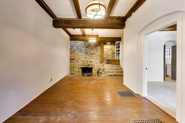 Building Photo - 7361 Claremont Ave