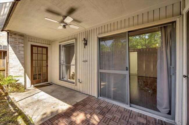 Building Photo - 1601 S Shepherd Dr