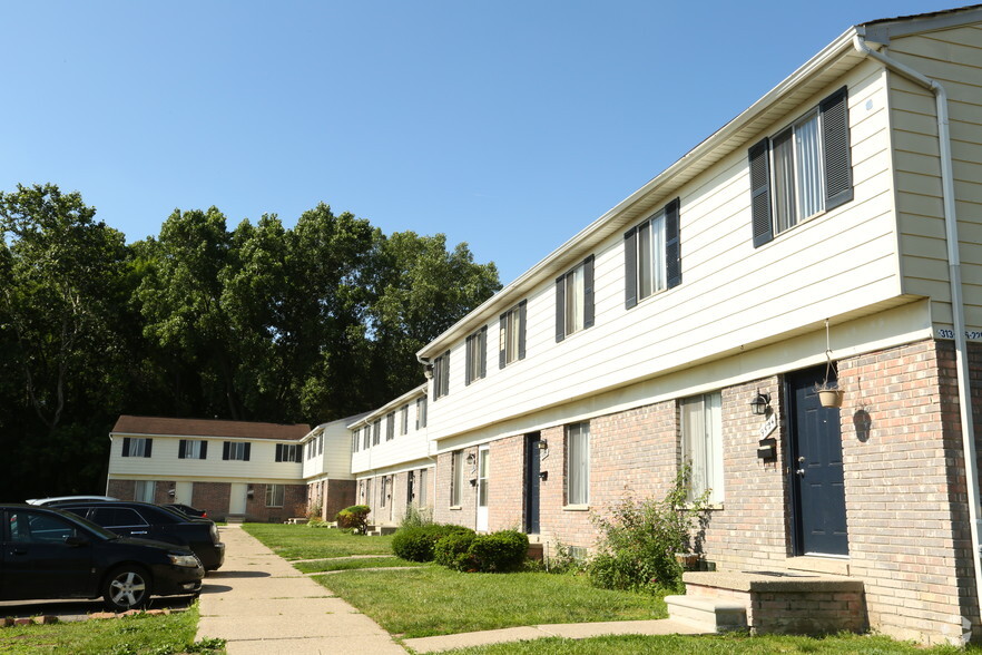 Building Photo - Heritage Glen Townhomes