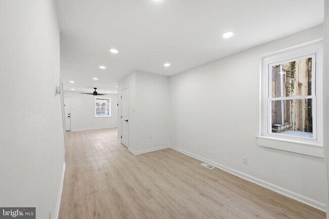 Building Photo - 2636 Lauretta Ave