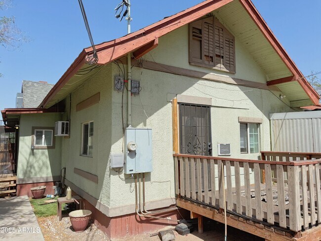 Primary Photo - 121 N 12th Ave