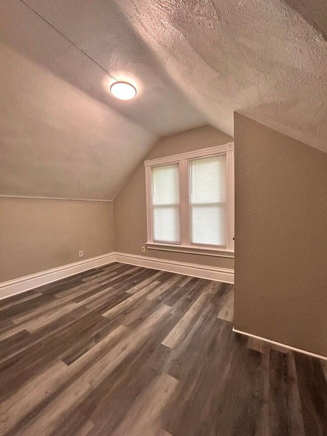 Building Photo - Beautiful Two Story Home on Scottdale