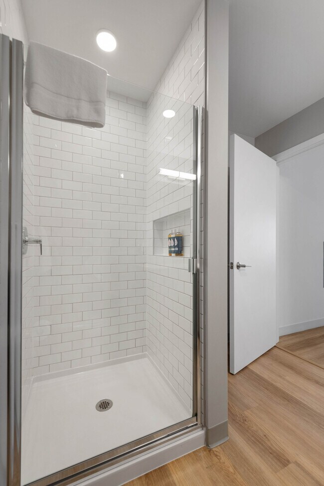 Building Photo - 853 W Blackhawk St