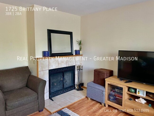 Building Photo - 1725 Brittany Pl